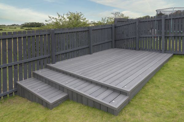 Cost of Vinyl Deck Construction in Vista